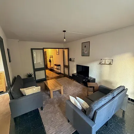 Les Fleurs De La Cite - T3 Parking Prive Et Terrasse Jardin Prive Carcassone