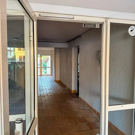 Les Fleurs De La Cite - T3 Parking Prive Et Terrasse Jardin Prive アパート