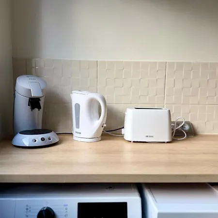 Les Fleurs De La Cite - T3 Parking Prive Et Terrasse Jardin Prive Apartman