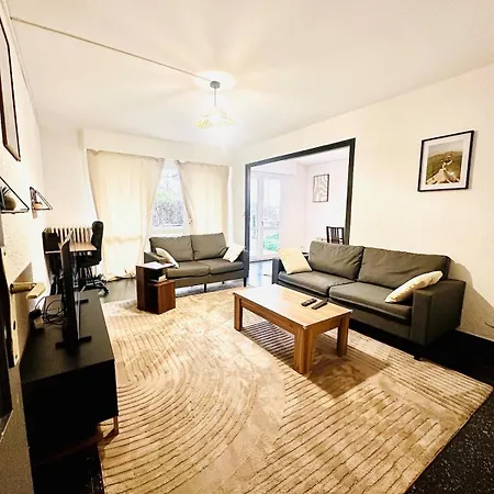 Apartman Les Fleurs De La Cite - T3 Parking Prive Et Terrasse Jardin Prive