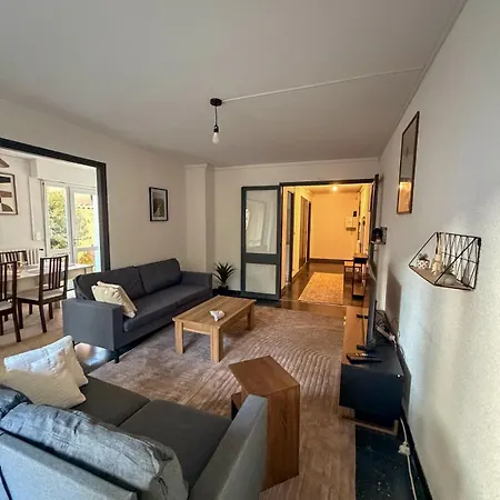 Les Fleurs De La Cite - T3 Parking Prive Et Terrasse Jardin Prive Apartman *