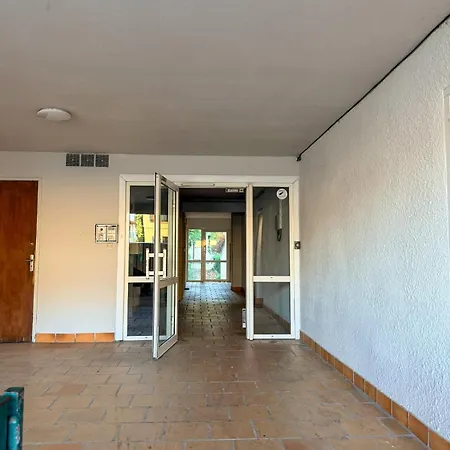 Apartman Les Fleurs De La Cite - T3 Parking Prive Et Terrasse Jardin Prive Carcassone