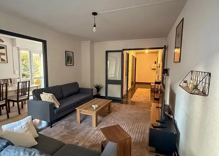 Les Fleurs De La Cite - T3 Parking Prive Et Terrasse Jardin Prive アパート *